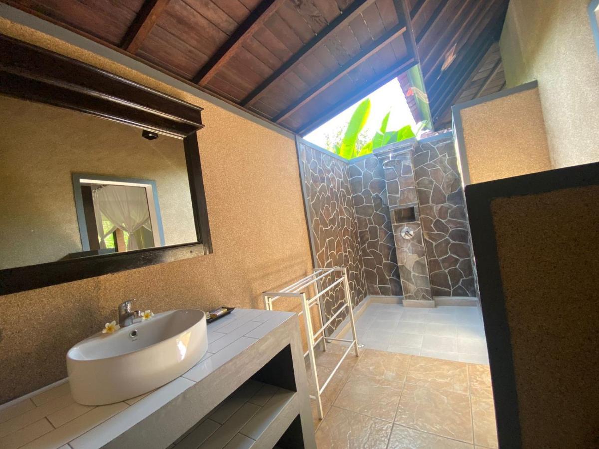 Badini Homestay เปมูเตรัน ภายนอก รูปภาพ