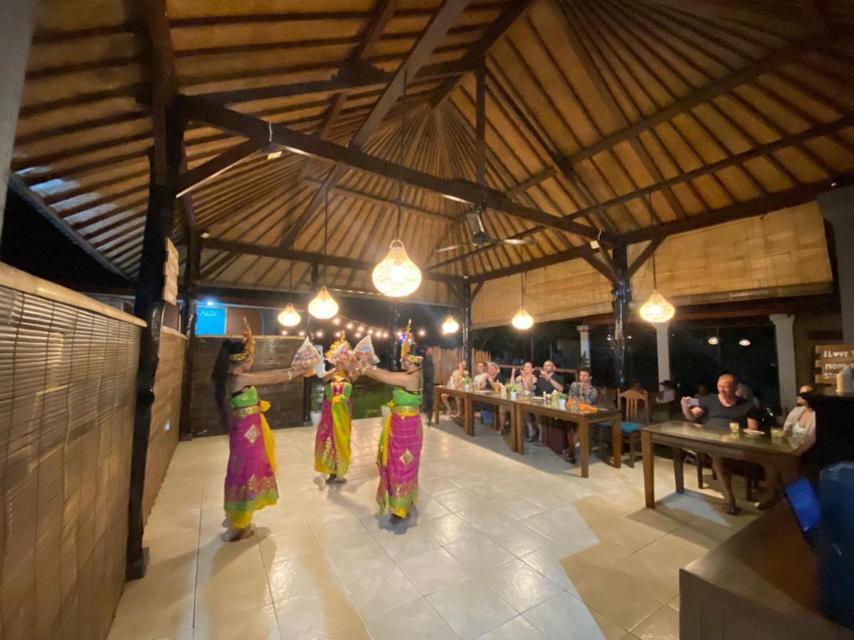Badini Homestay เปมูเตรัน ภายนอก รูปภาพ