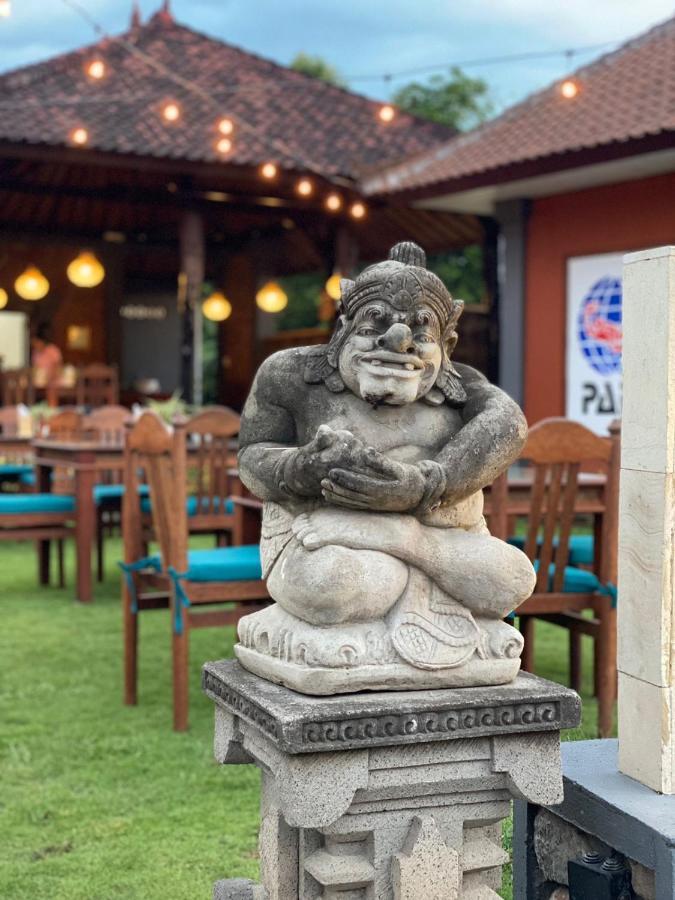 Badini Homestay เปมูเตรัน ภายนอก รูปภาพ