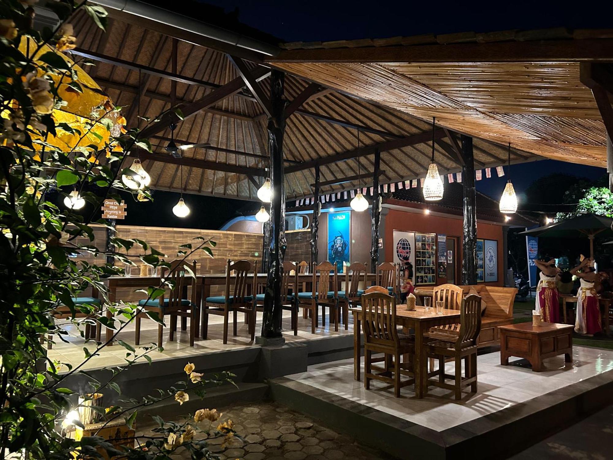 Badini Homestay เปมูเตรัน ภายนอก รูปภาพ