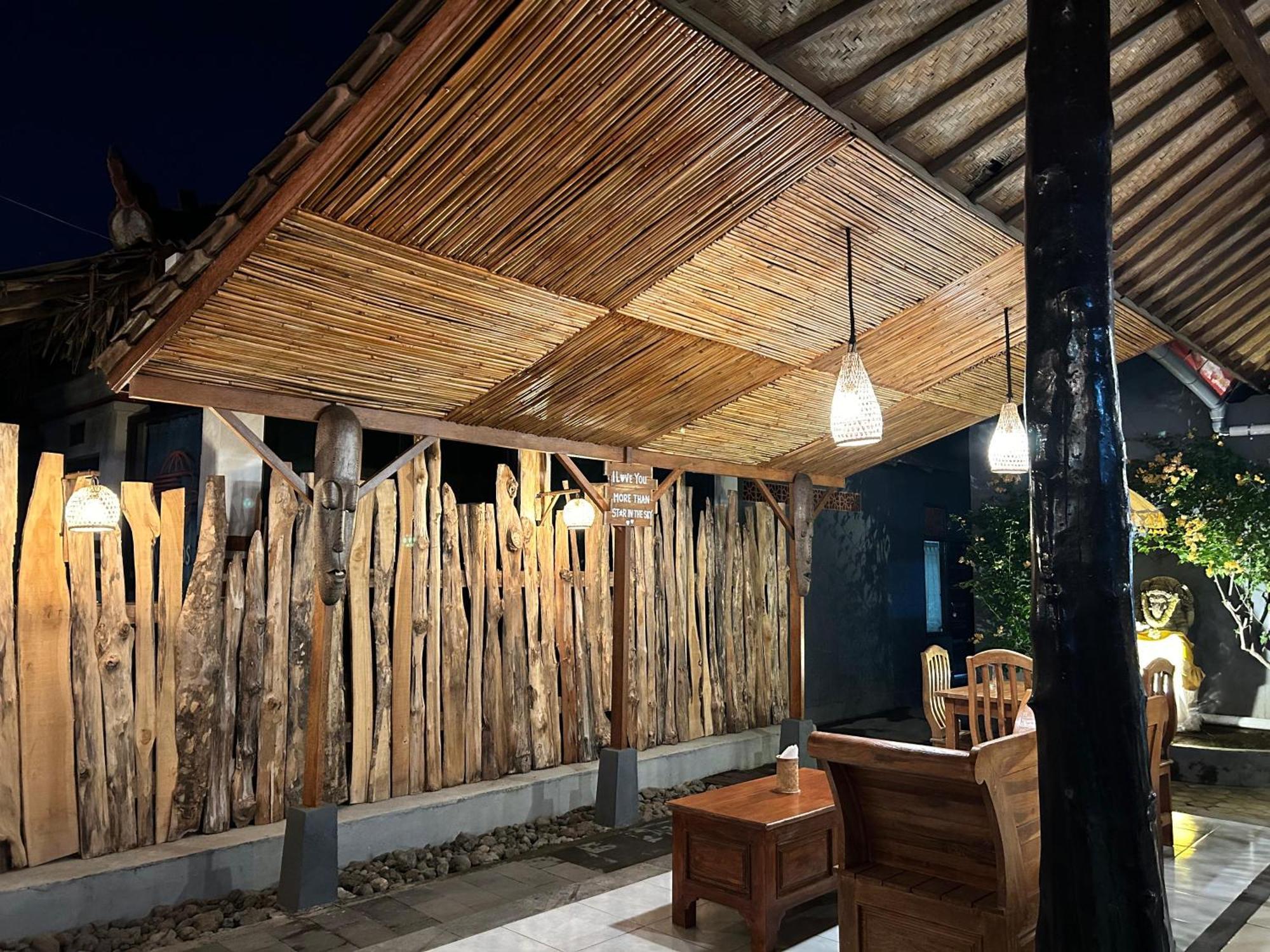 Badini Homestay เปมูเตรัน ภายนอก รูปภาพ